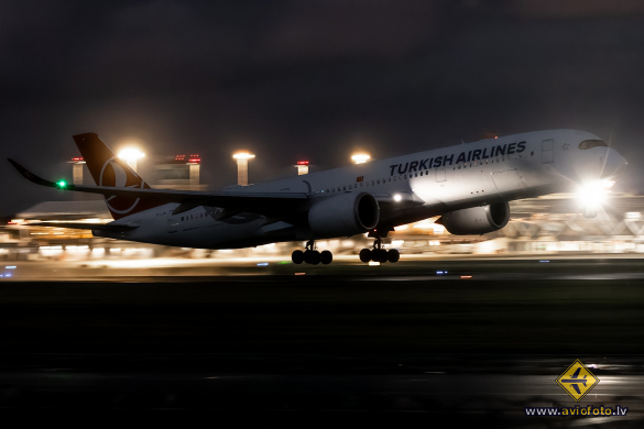 Airbus A350-941